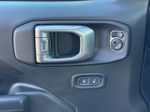 Used 2023 Jeep Wrangler Sport S image 22