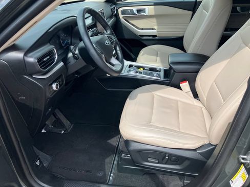 Used 2023 Ford Explorer XLT w/ Equipment Group 202A AWD/4WD image 13