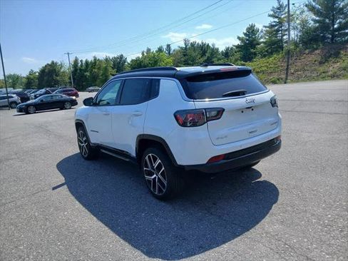 Certified 2025 Jeep Compass Limited w/ Elite Group AWD/4WD image 6
