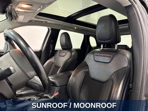 Used 2021 Jeep Cherokee Trailhawk w/ Sun, Sound & Nav Group AWD/4WD image 13