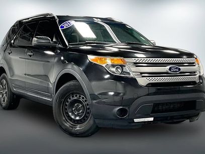 Used 2013 Ford Explorer 4WD w/ Class III Trailer Tow Pkg