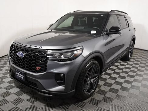 Used 2025 Ford Explorer ST AWD/4WD image 1