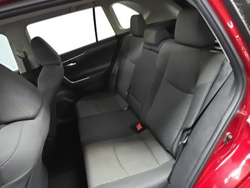 Used 2022 Toyota RAV4 XLE AWD/4WD image 31