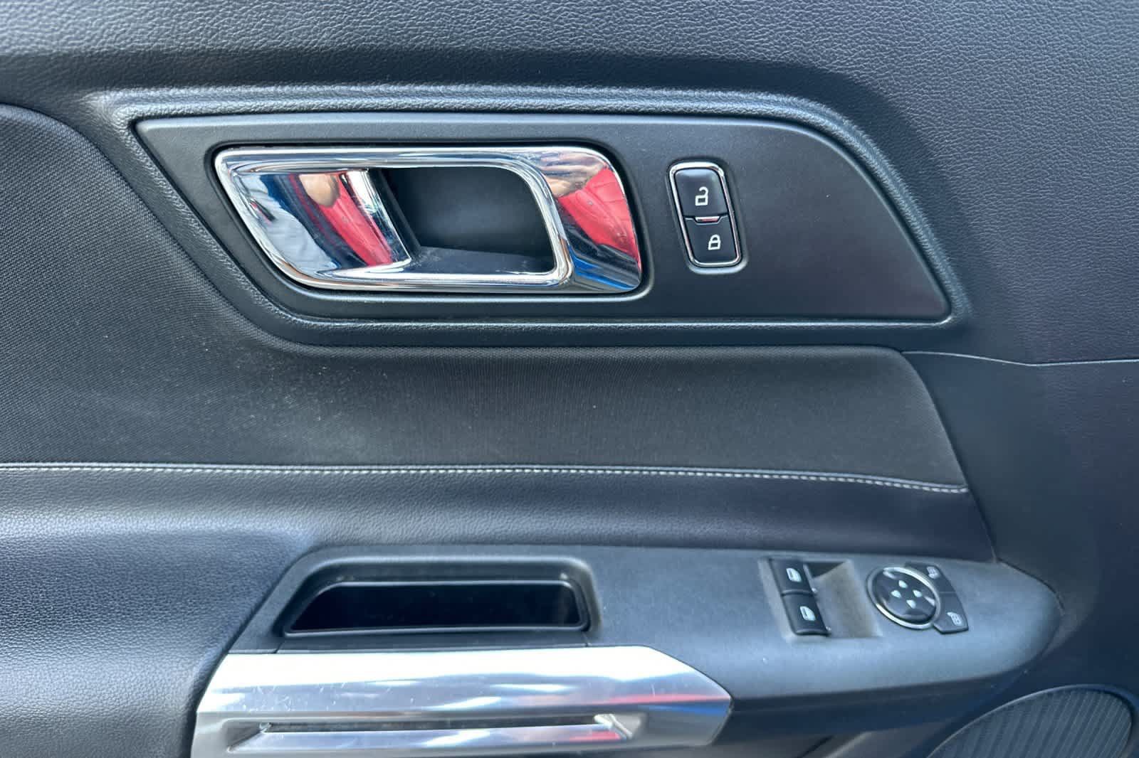 Used 2017 Ford Mustang GT RWD image 13