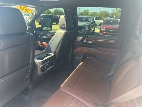 Used 2024 GMC Sierra 2500 Denali Ultimate AWD/4WD image 19