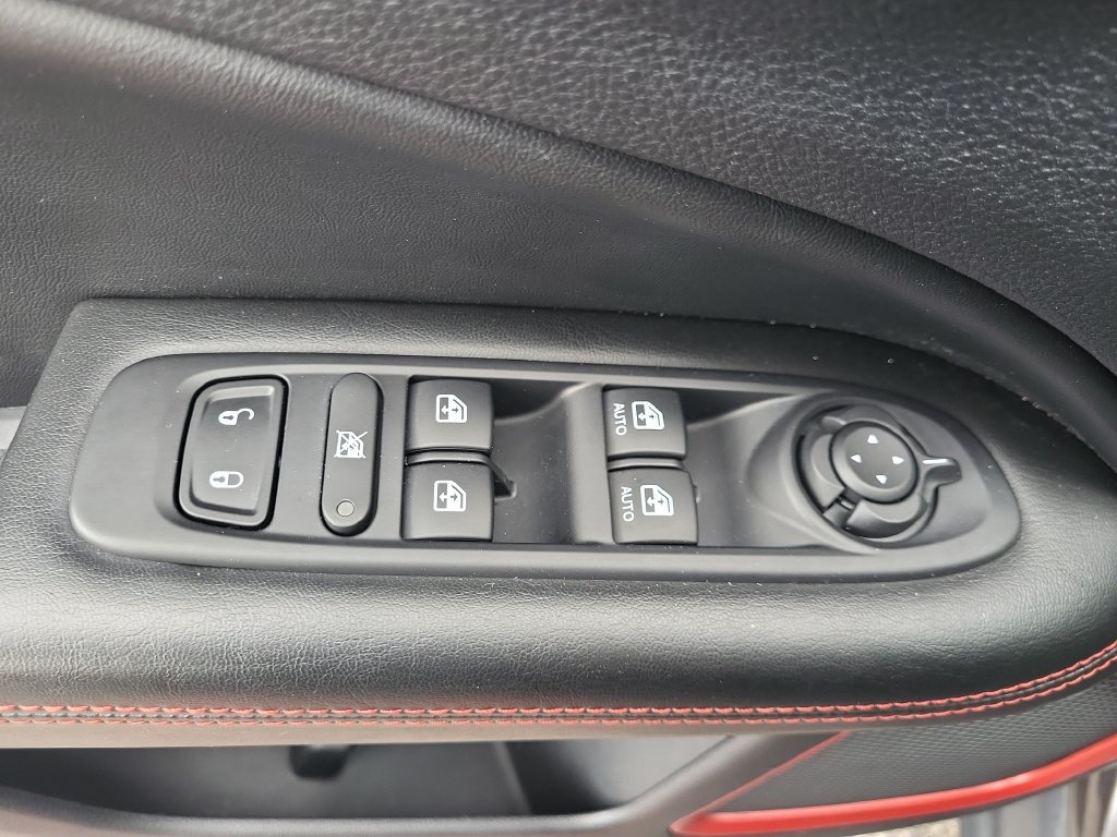 Used 2019 Jeep Compass Trailhawk w/ Cold Weather Group AWD/4WD image 11