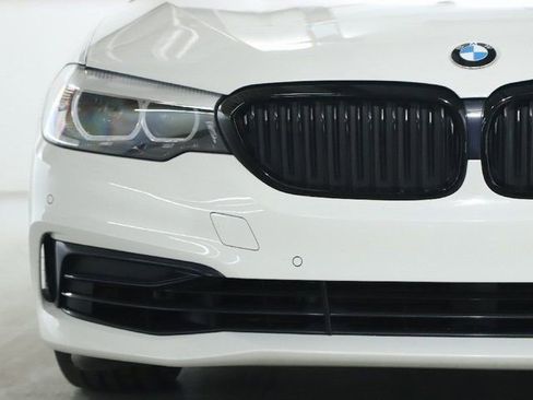 Used 2020 BMW 530i xDrive w/ Premium Package image 6