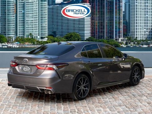 Used 2024 Toyota Camry SE image 5