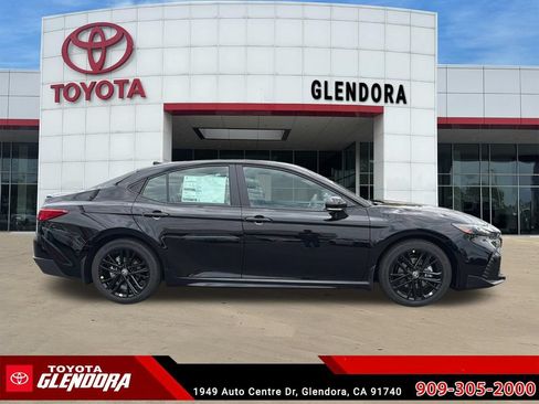 New 2026 Toyota Camry SE FWD image 12