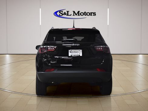 New 2026 Jeep Compass Latitude w/ Sun and Sound Group AWD/4WD image 8