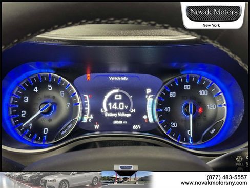 Used 2022 Chrysler Pacifica Limited w/ S Appearance Package image 21