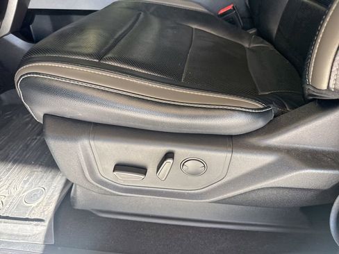 Used 2018 Ford F150 Raptor w/ Equipment Group 802A Luxury image 13