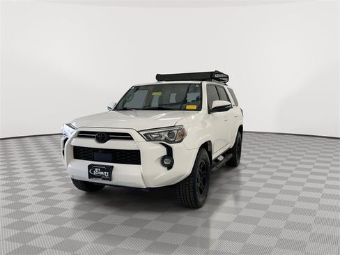 Used 2023 Toyota 4Runner SR5 Premium image 5