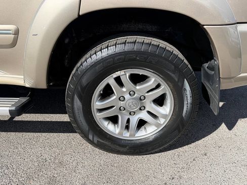Used 2005 Toyota Sequoia SR5 RWD image 23