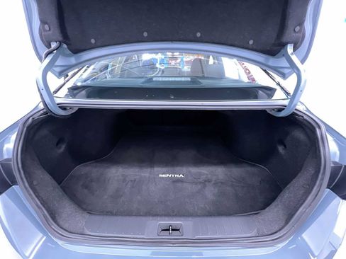 Used 2025 Nissan Sentra SR FWD image 43