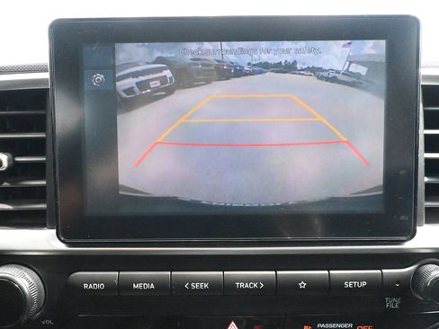 Used 2025 Hyundai Venue SEL FWD image 17