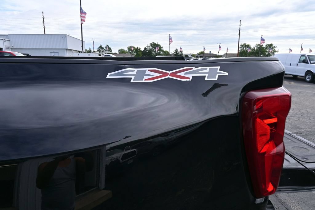 Used 2021 Chevrolet Silverado 3500 LTZ w/ LTZ Convenience Package AWD/4WD image 18