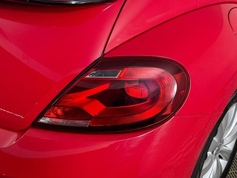 Used 2018 Volkswagen Beetle 2.0T S image 31