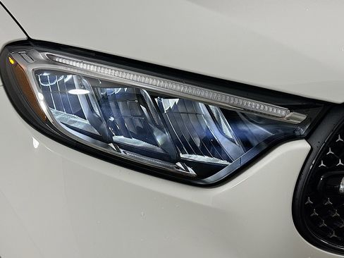 Used 2026 Mercedes-Benz GLC 300 4MATIC image 42