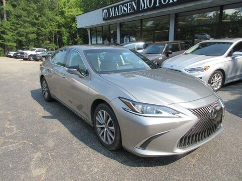 Used 2021 Lexus ES 350 w/ Premium Package FWD image 3