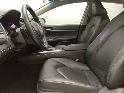 Used 2018 Toyota Camry XSE FWD image 17