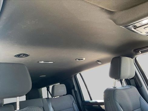Used 2022 Chevrolet Suburban LS RWD image 17