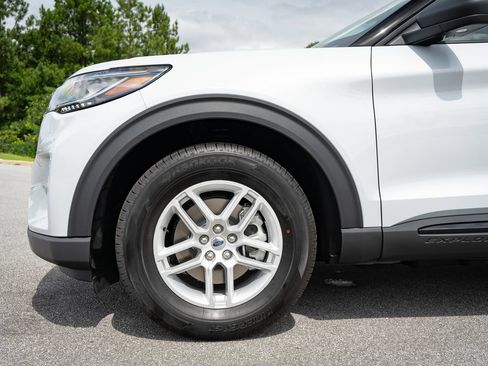 New 2026 Ford Explorer Active RWD image 4