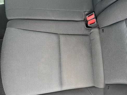 Used 2017 Hyundai Elantra GT image 23