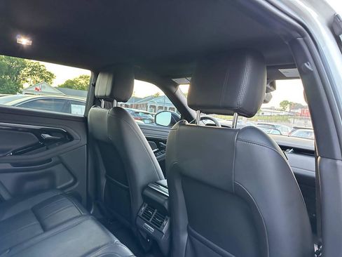 Used 2020 Land Rover Range Rover Evoque SE AWD/4WD image 33
