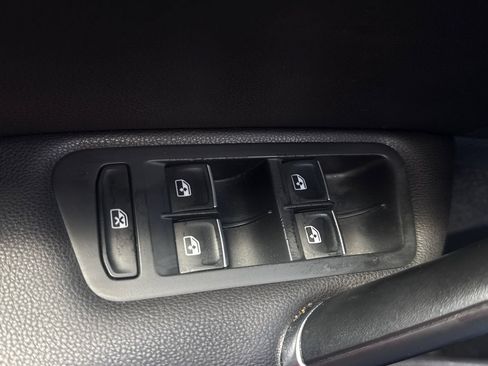 Used 2016 Volkswagen GTI SE FWD image 35