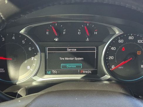 Used 2018 Chevrolet Equinox Premier FWD image 20