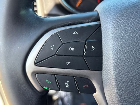 Used 2020 Jeep Grand Cherokee Laredo RWD image 20