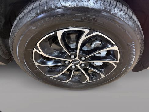 Used 2024 Lincoln Nautilus Premier AWD/4WD image 6