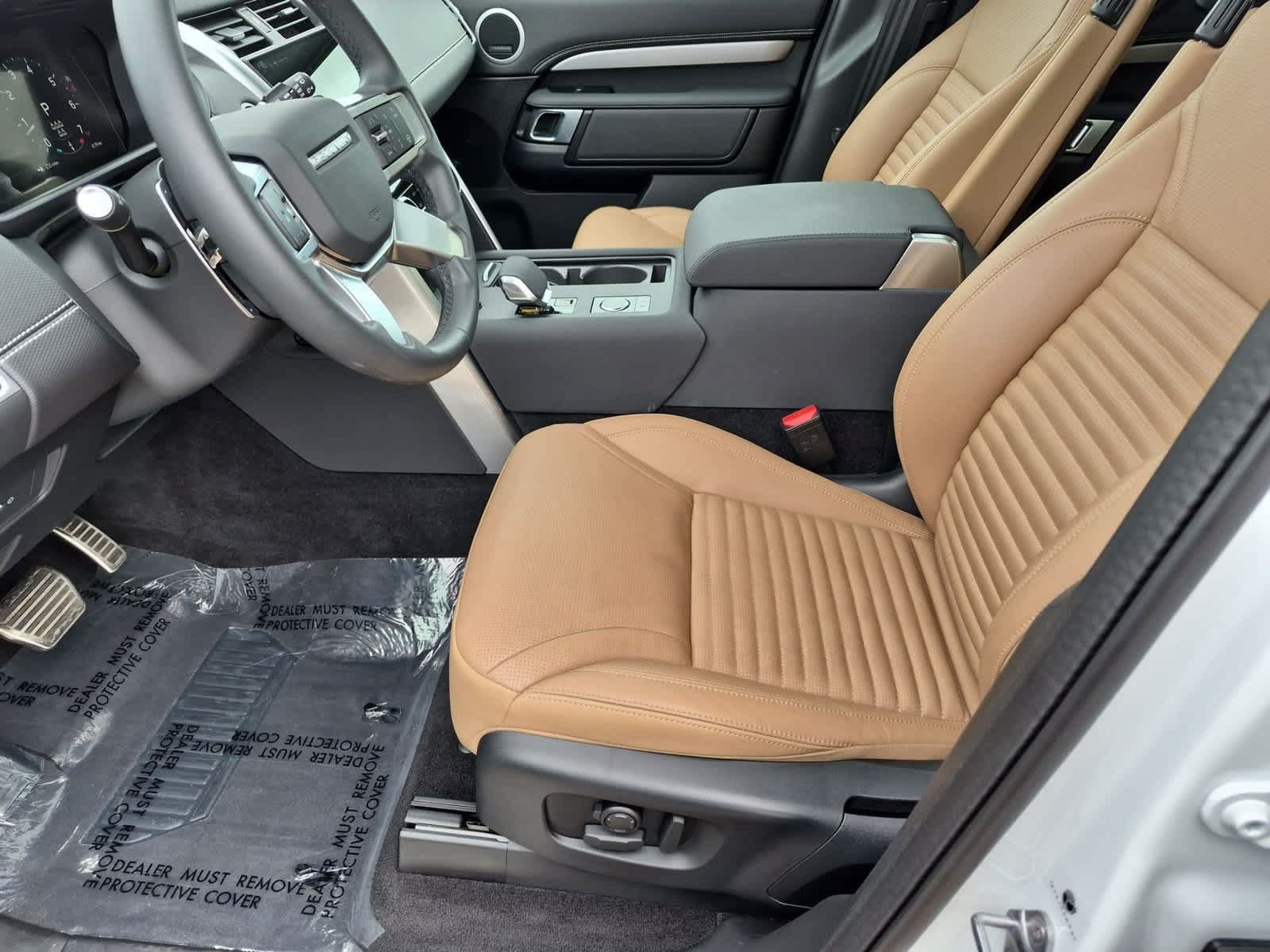 Certified 2025 Land Rover Discovery Dynamic SE AWD/4WD image 16