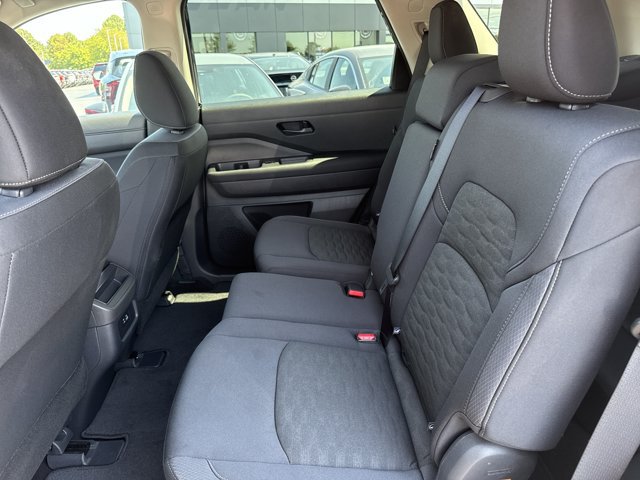 Certified 2025 Nissan Pathfinder S AWD/4WD image 6
