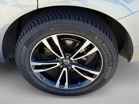 Used 2020 Volvo XC60 T5 Momentum image 23