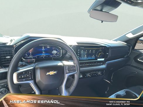 Used 2023 Chevrolet Silverado 1500 LT image 18