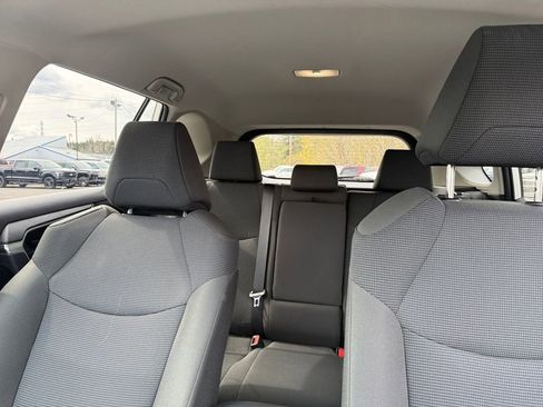 Used 2025 Toyota RAV4 LE AWD/4WD image 25