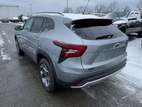 New 2026 Chevrolet Trax LT w/ Sunroof Package image 8