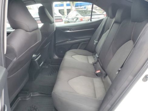 Used 2019 Toyota Camry LE image 9