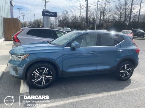 Certified 2023 Volvo XC40 B5 Plus w/ Climate Package image 1