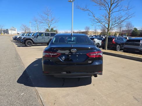 Used 2023 Toyota Camry XLE w/ Cold Weather Package image 5