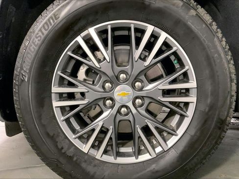 Used 2025 Chevrolet Traverse LT AWD/4WD image 9