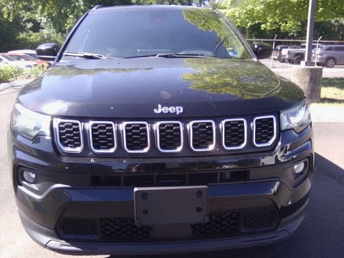 Used 2024 Jeep Compass Latitude AWD/4WD image 15