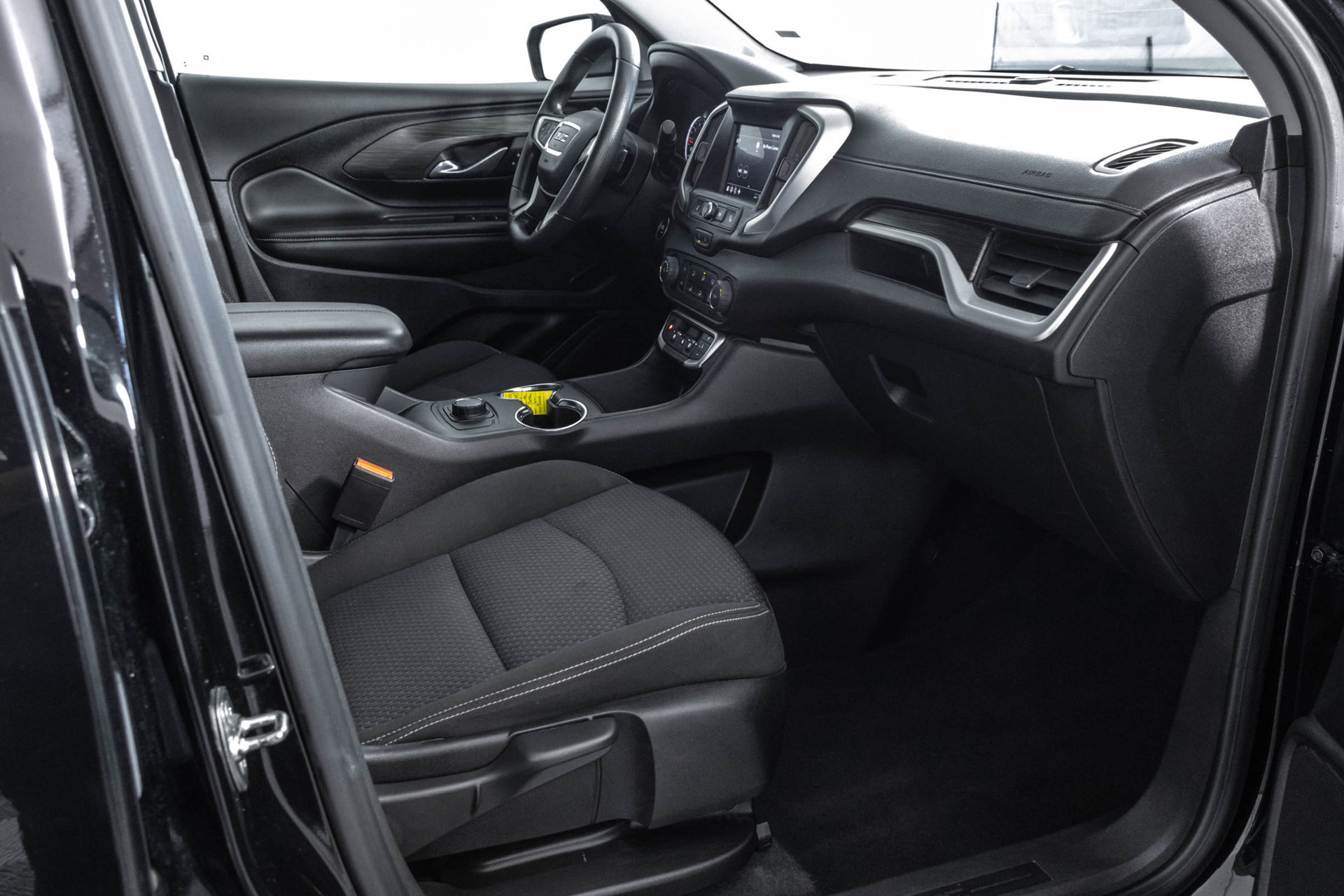 Used 2024 GMC Terrain SLE AWD/4WD image 40