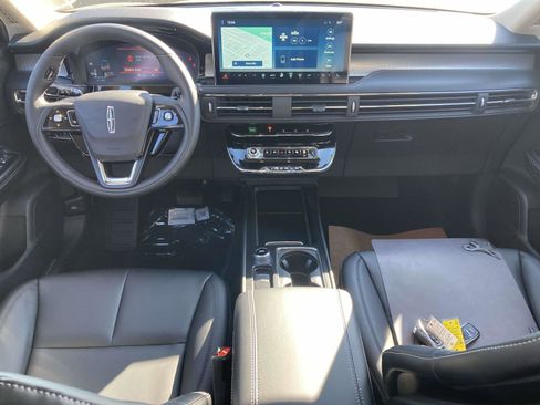 New 2026 Lincoln Corsair Premiere image 18