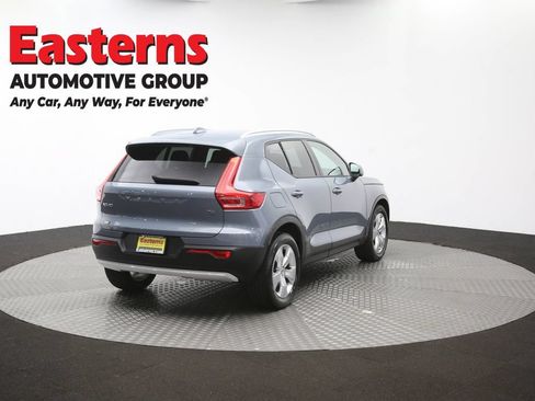 Used 2021 Volvo XC40 T4 Momentum FWD image 39