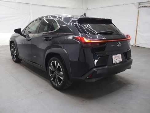 Used 2020 Lexus UX 200 w/ Premium Package FWD image 5