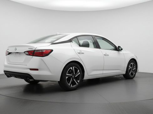 Used 2025 Nissan Sentra SV FWD image 9