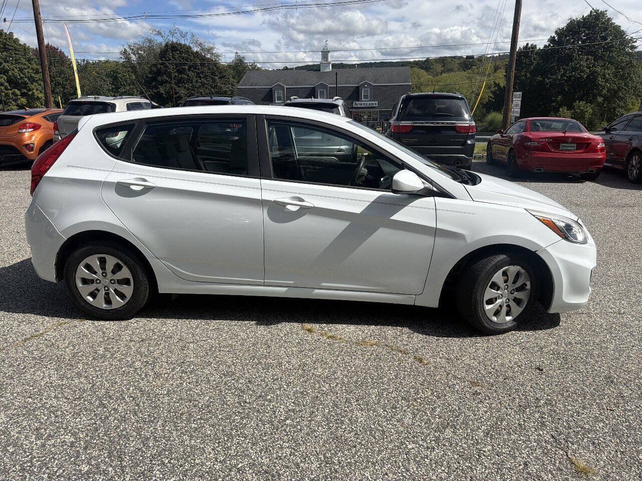 Used 2017 Hyundai Accent SE FWD image 6